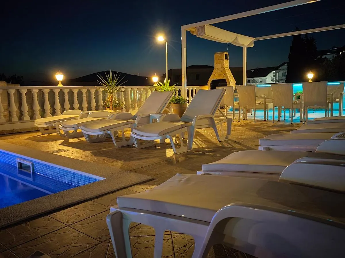 Apartments Curic Trogir