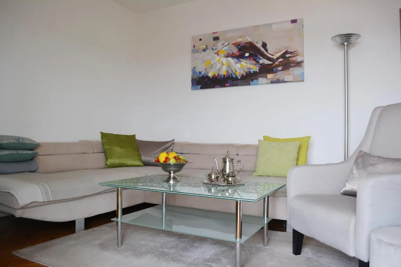 טרוגיר Apartments Curic 0*,