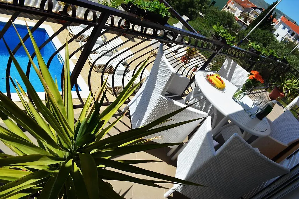 Apartments Curic Trogir