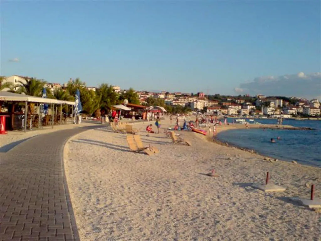 טרוגיר Apartments Curic