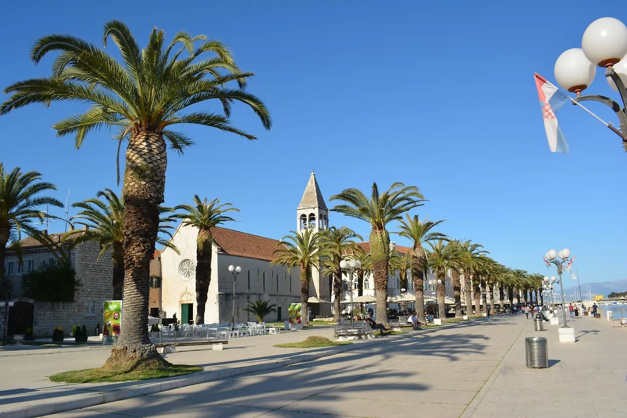 Apartments Curic Trogir